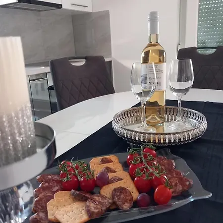 Apartament Valmar Vir