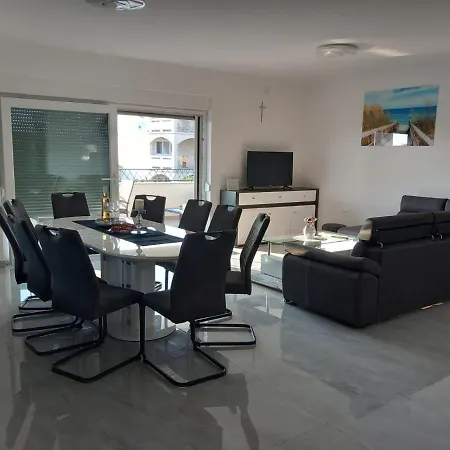Apartment Valmar *