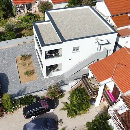 Valmar Apartment